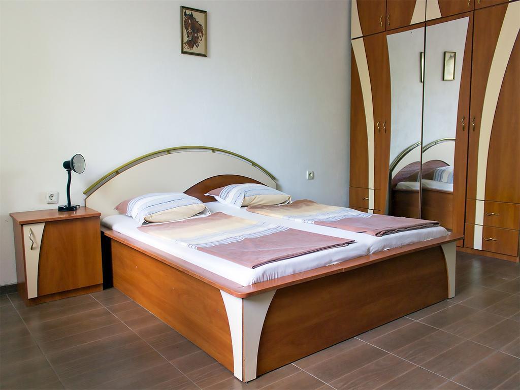 Rooms For Rent - Villa Desi Varna Extérieur photo